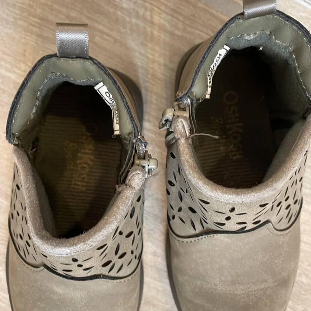 OSHKOSH B’GOSH Toddler Size 7 UEC Gray booties zip up boots ankle used